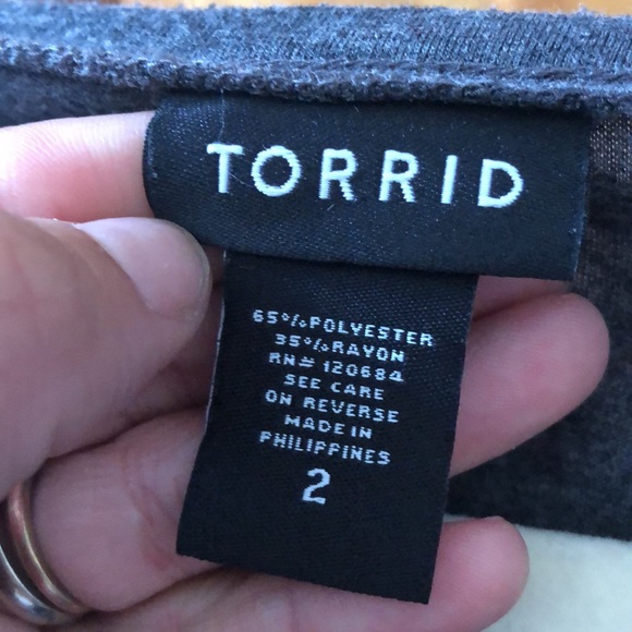 SOLD ✖️Torrid gray with floral sleeve baseball tee - Picture 3 of 6